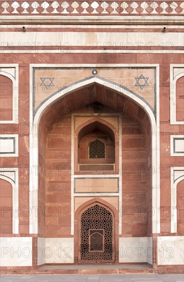 Exterior arch at Humayun's Tomb