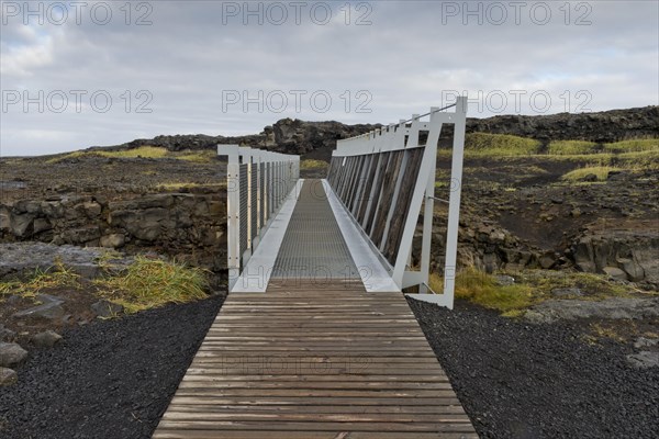 Bridge between the continents crosses the fracture zone between the American and European tectonic plates