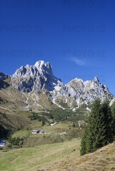 Aualm alp with Mt Bischofsmutze