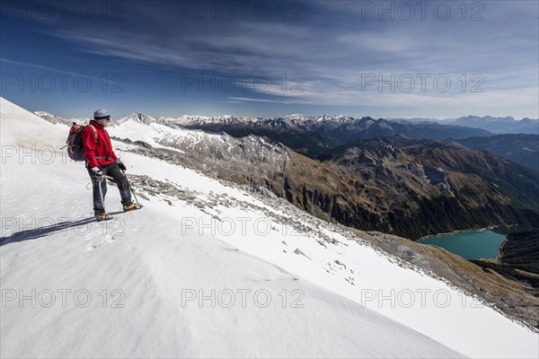 Mountaineers during the ascent to Hoher Weisszint