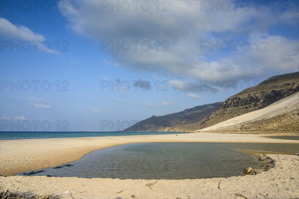 Giant sand dune on Delisha beach