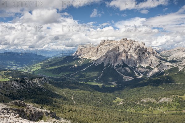 Massif of the Fanes group with Piz Cunturines