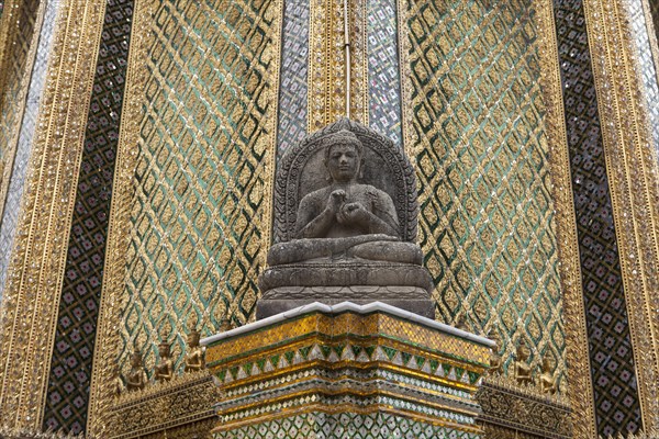 Buddha statue