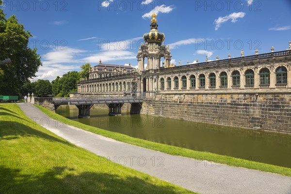 Outside view of the Kronentor