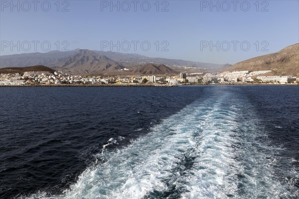 Exit with the ferry from the harbour