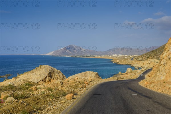 Road leading to Hadibu