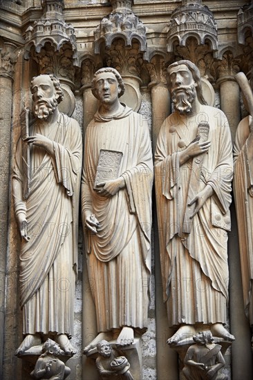 Statues of the south porch