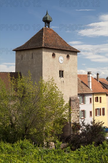 Town gate at the Place de la Cathedrale