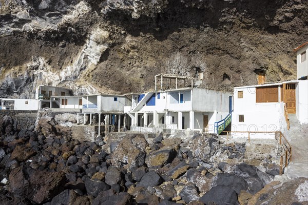 Houses in the Smugglers' Cove