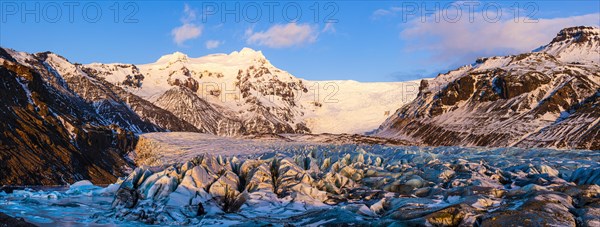 Glacier tongue Svinafellsjokull