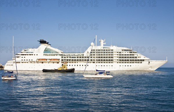 Cruise liner and yachts