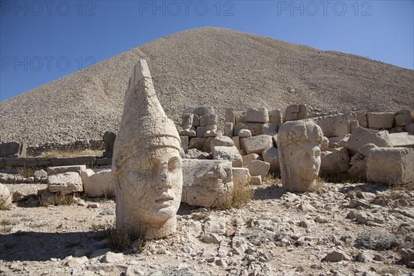 God thrones and gods' heads