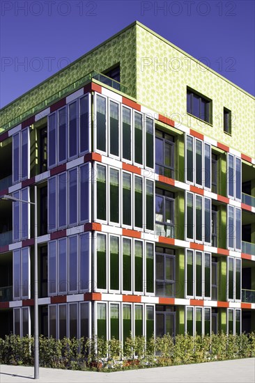 BIQ residential building with photosynthesis facade for the production of energy