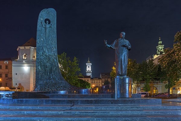 Nightly lit monument by the Ukrainian poet and writer Taras Shevchenko