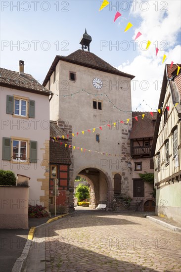 Town gate at the Place de la Cathedrale