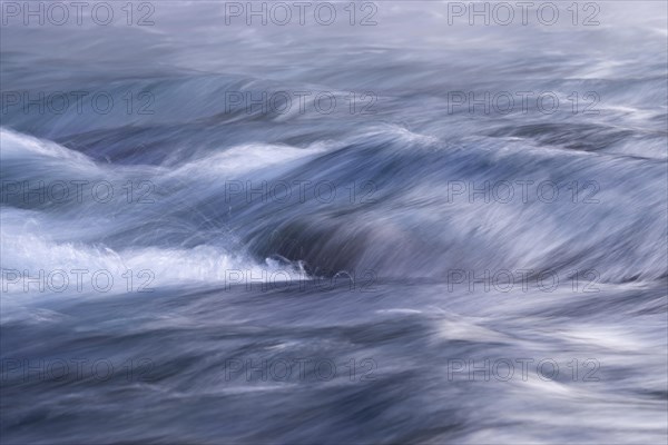 Waves in the Isar river