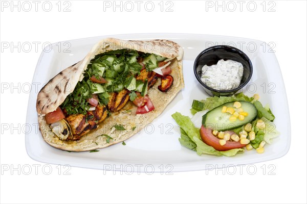 chicken gyros in pita with salad