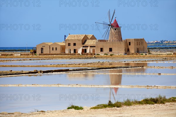 Ettore e Infersa salt mill and windmill with salt pans