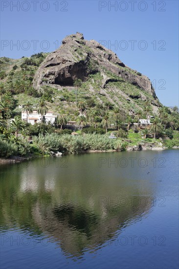 La Encantadora reservoir