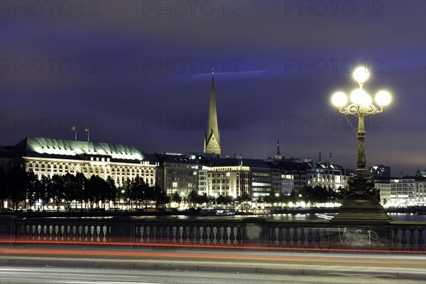 View across the Inner Alster towards representative office buildings