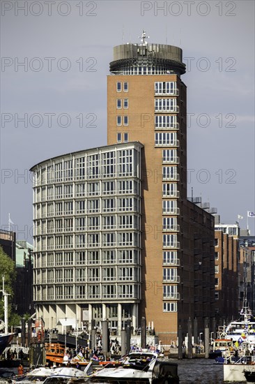 Office building on the Kehrwiederspitze