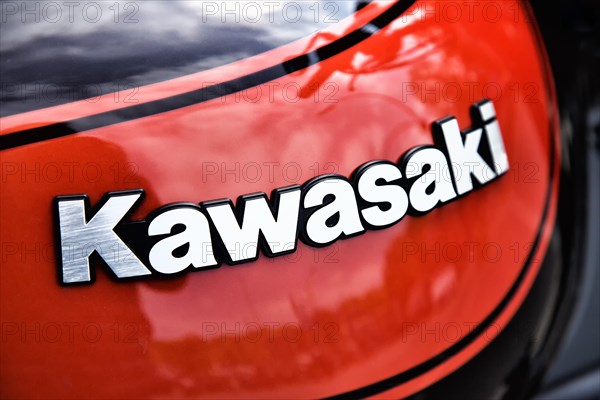 Fuel tank with the inscription Kawasaki
