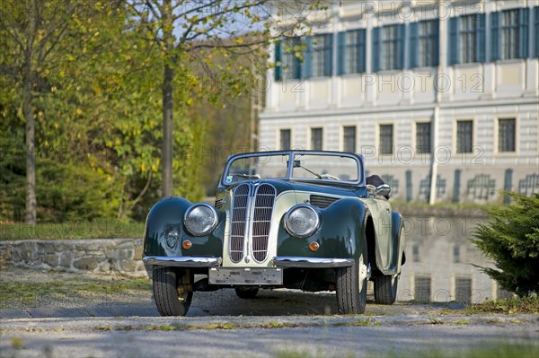 Vintage BMW 327-28