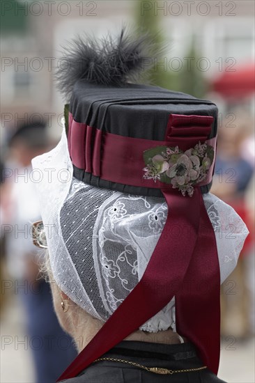 Dutch woman with lace cap