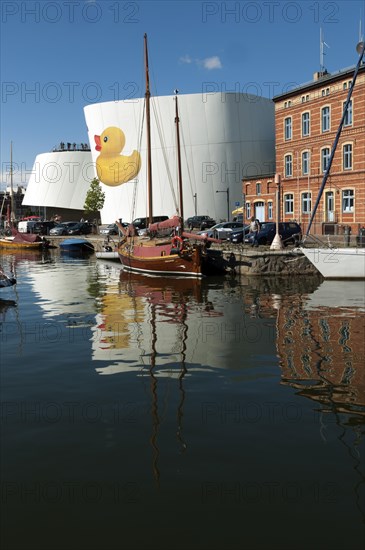 Canal Harbour and Ozeaneum