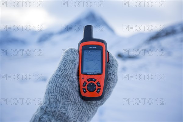 Navigation with GPS in the terrain