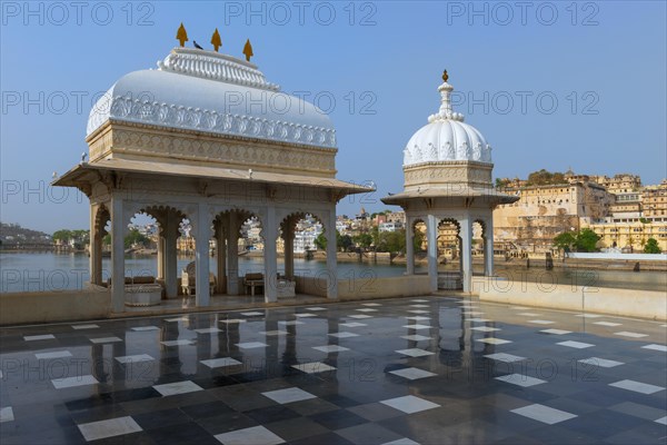 Lake Palace Hotel with view over City Palace