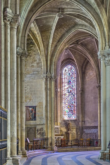 Interior ambulatory of Cathedrale Saint-Gatien cathedral