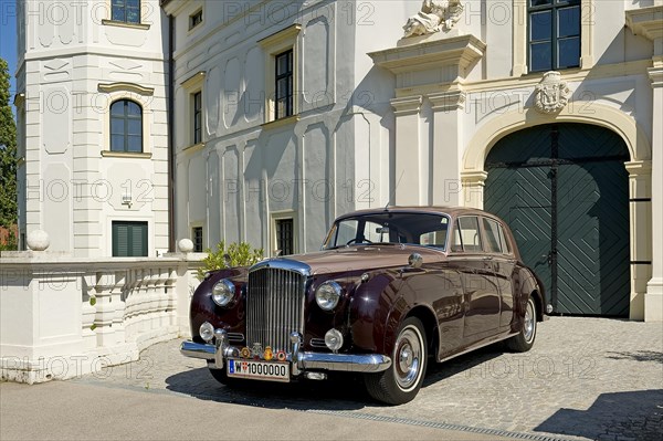 Bentley S1