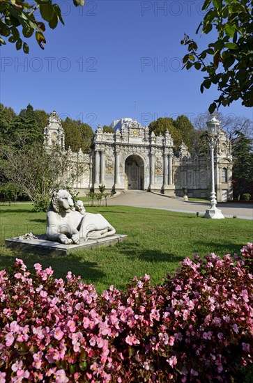 Gate of the Sultan or Saltanat Kapisi