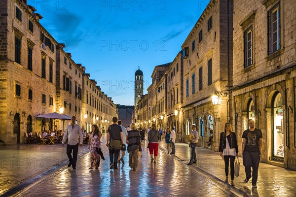 Placa or Stradun at dusk