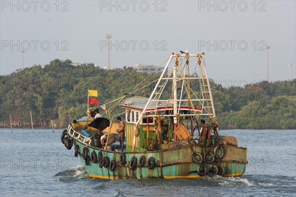 Fishing boat coming home