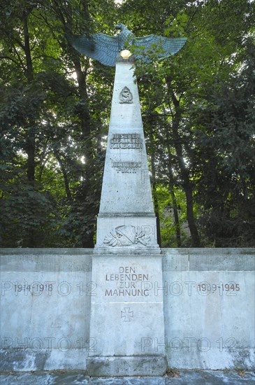 Memorial to airmen