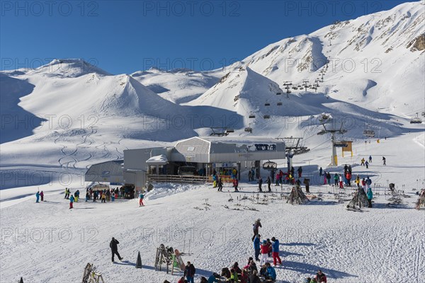 Cable car stations Viderjochbahn and Greitspitzbahn