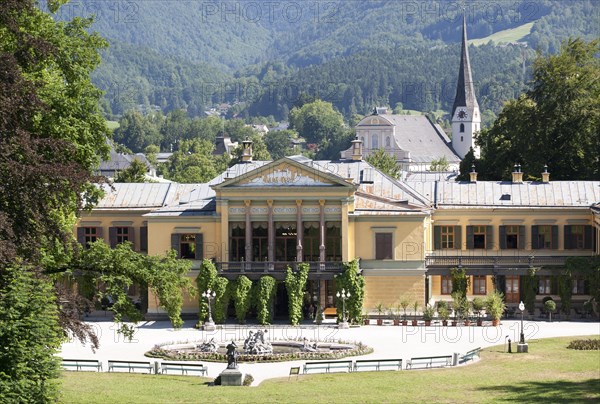 Kaiservilla imperial villa in the Kaiserpark park