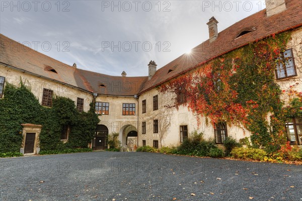 Castle yard of Bernstein Castle