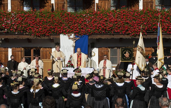 Fair during Leonhardi procession in Kreuth