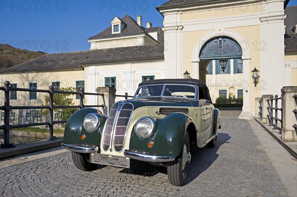 Vintage BMW 327-28