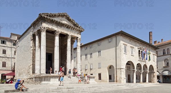 Temple of Augustus and Venetian Town Hall