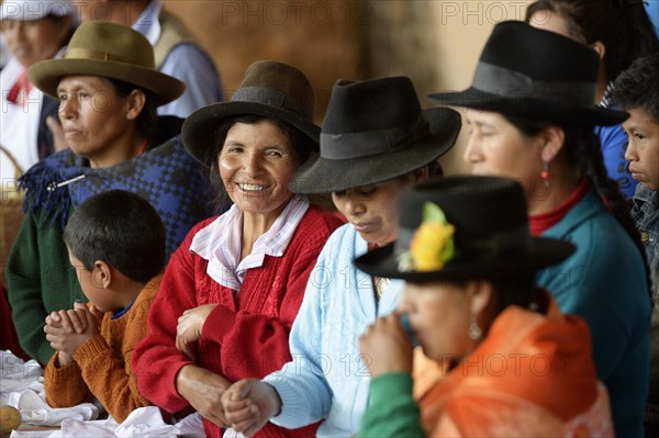 Participants in a course on healthy and balanced food by an aid organisation in an Andean community