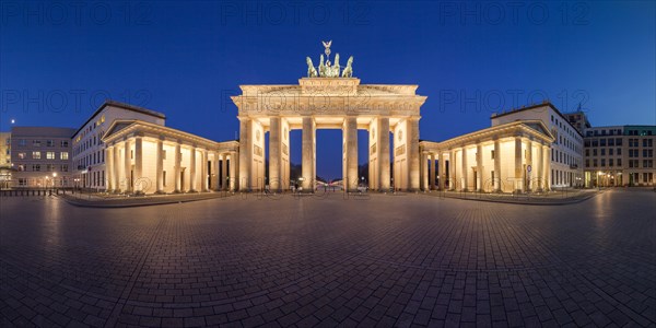 Brandenburg Gate at night