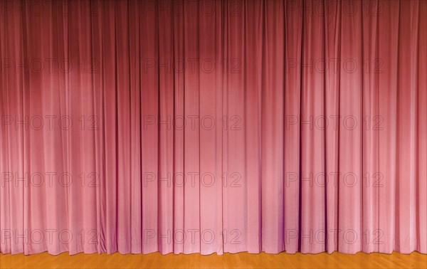 A curtain in pink