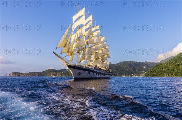 Sailing ship or tall ship