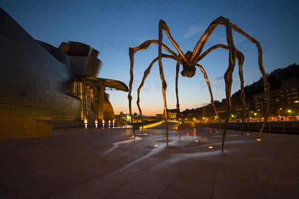 Spider sculpture Maman by Louise Bourgeois