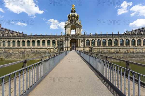 Outside view of the Kronentor