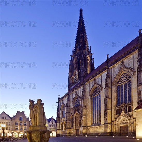 Lamberti Church with Lamberti Fountain